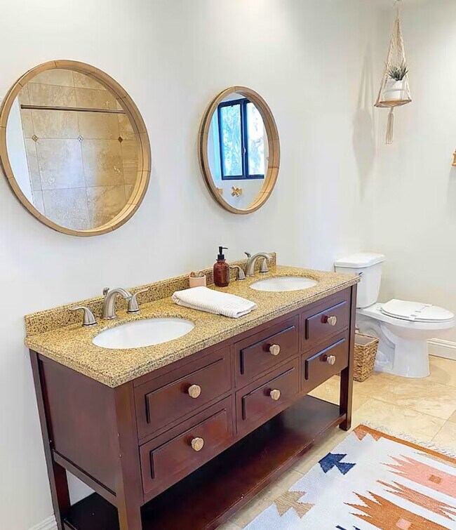 Building Photo - Luxe 3-Bedroom, 3-Bath Beach Home in Encinitas – w Furnished Option! Showing Today!