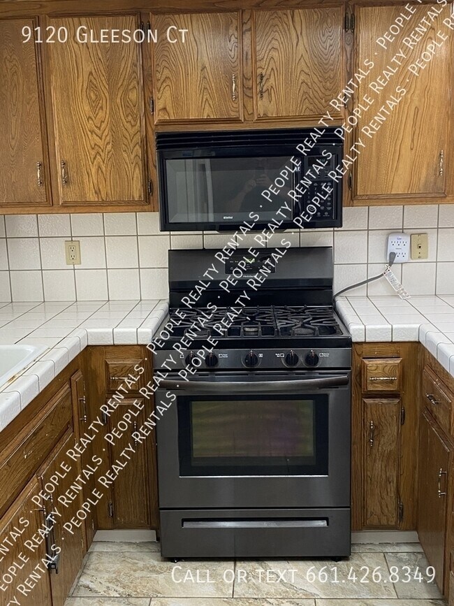 Building Photo - 9120 Gleeson Ct