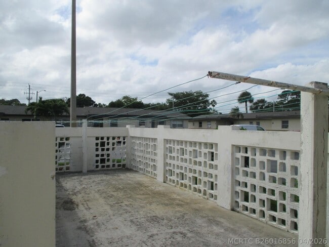 Building Photo - 2951 Ashley Dr W