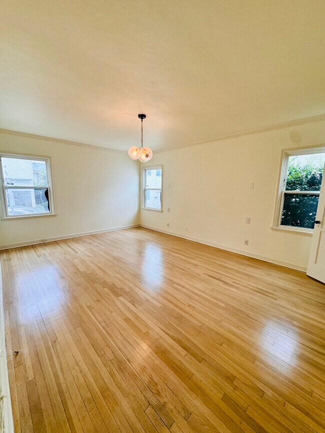 Building Photo - 1426 Hauser Blvd