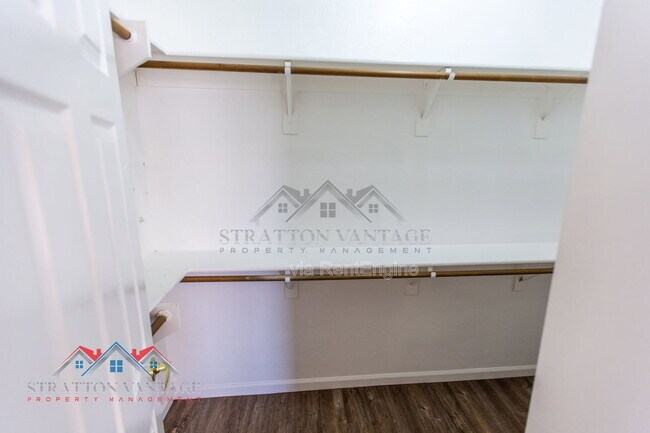 Building Photo - 1891 E Brentrup Dr