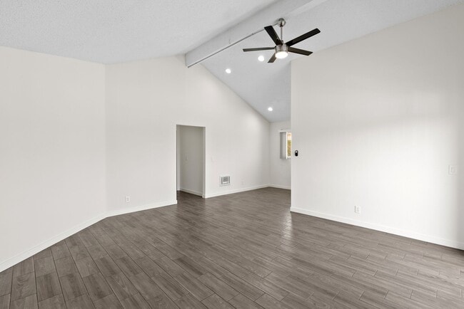 Building Photo - 8651 Gloria Ave