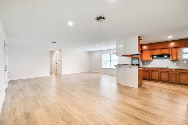 Building Photo - 3605 Longherridge Dr