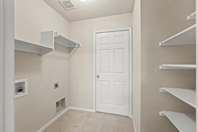 Building Photo - 2512 Travis Dr