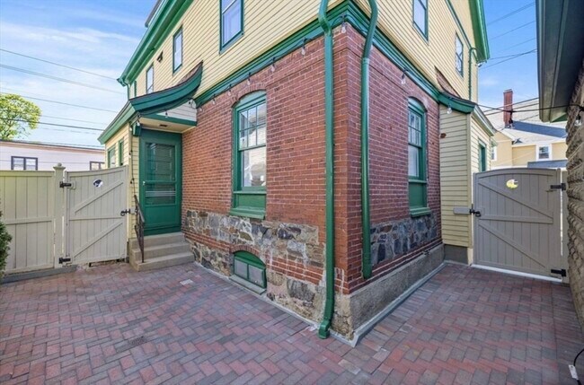 Building Photo - 124 Boston Ave