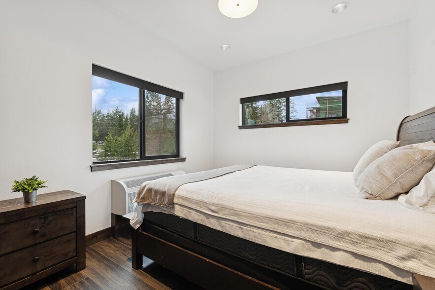 Building Photo - 1010 Baker Ave