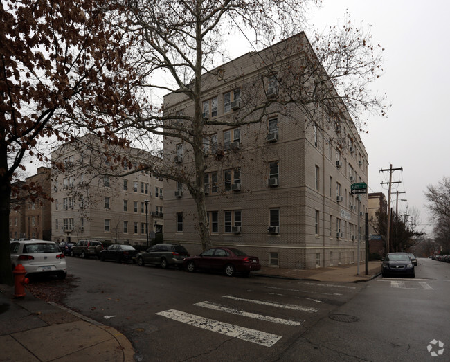 Primary Photo - Campus Apartments