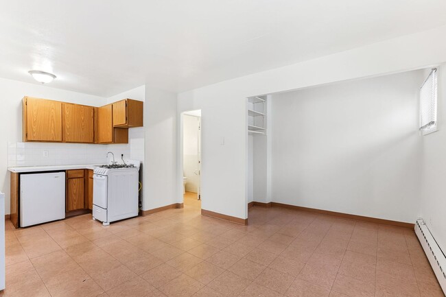 Building Photo - 1171/1173 Raymond Avenue