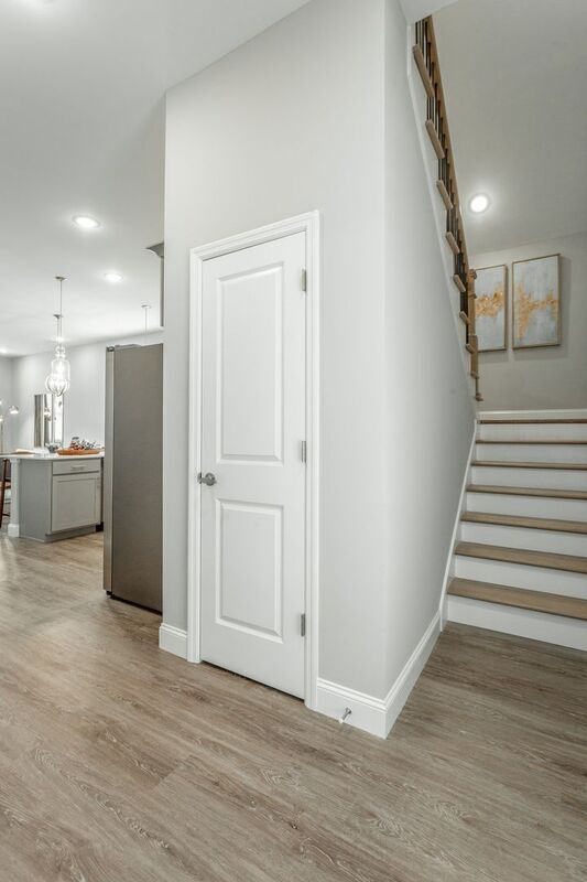 Building Photo - 531 Strong Ave