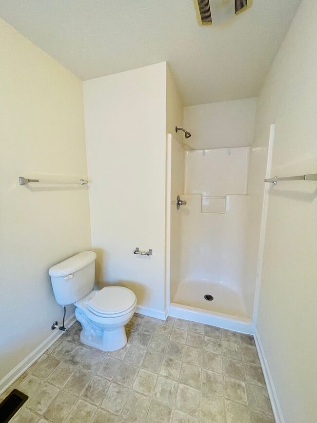 Building Photo - Updated Duplex for Rent