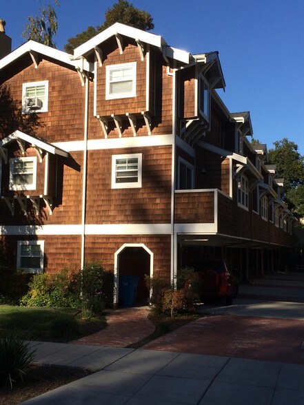 Building Photo - 663 Prospect St