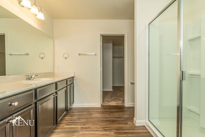 Building Photo - 506 London Dr