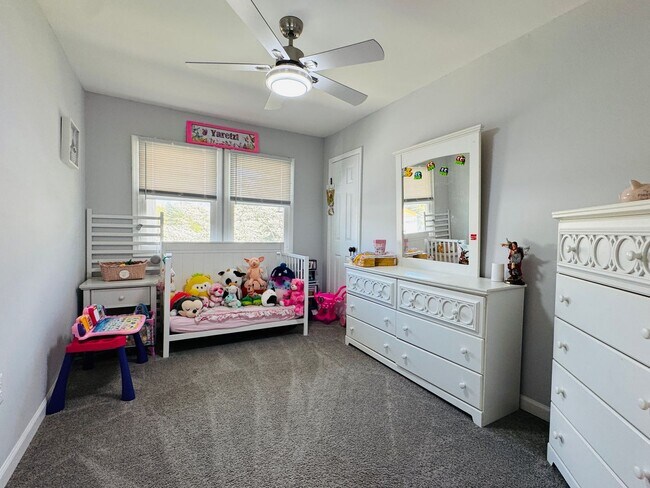 Building Photo - BEAUTIFULLY UPDATED HOME - WOODBRIDGE