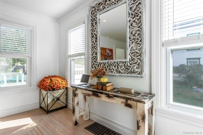 Building Photo - 312 5th Ave