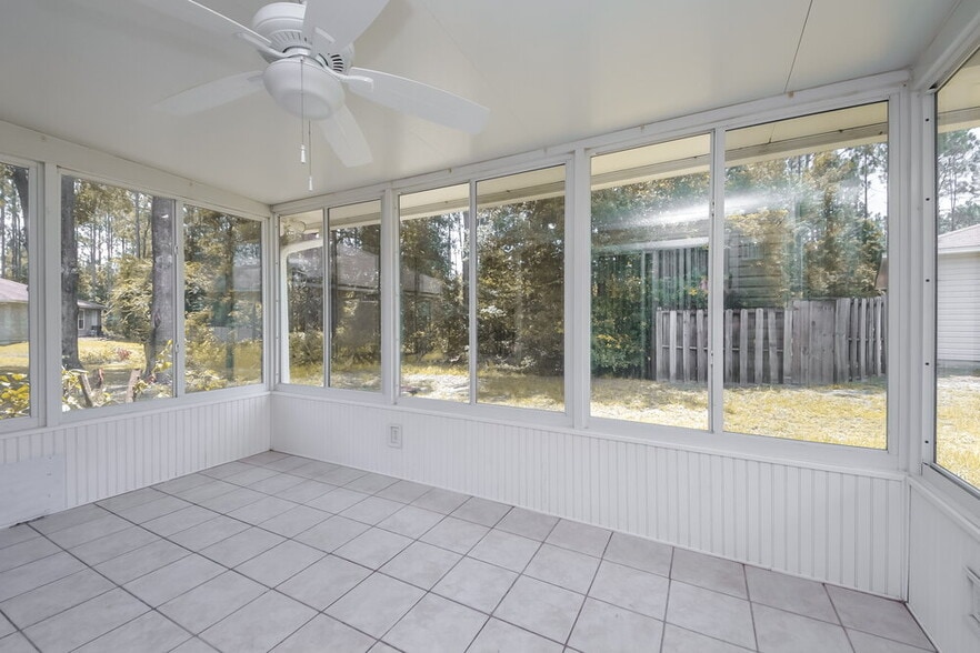 Building Photo - 9732 Chirping Way