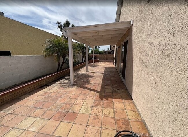 Building Photo - 14053 Bluewood Dr