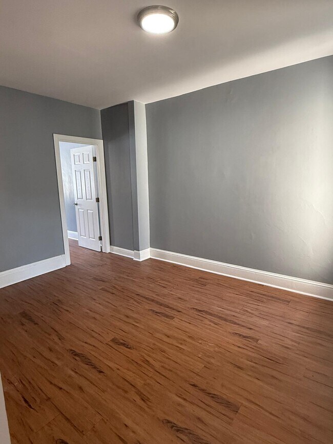 Building Photo - 1242 Muhlenberg St