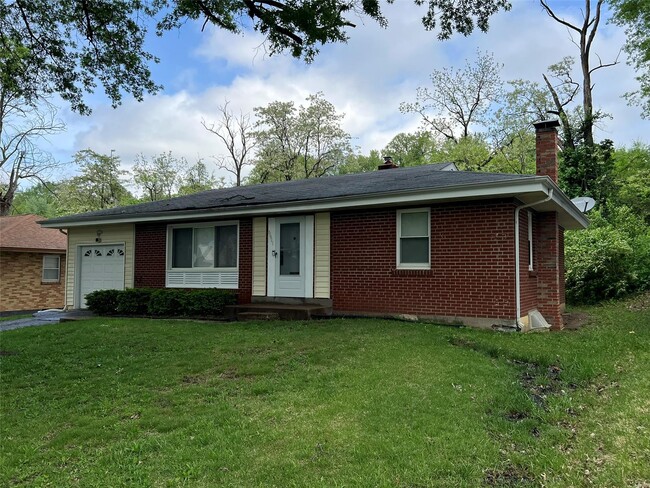 Building Photo - 6911 Pine Ridge Dr