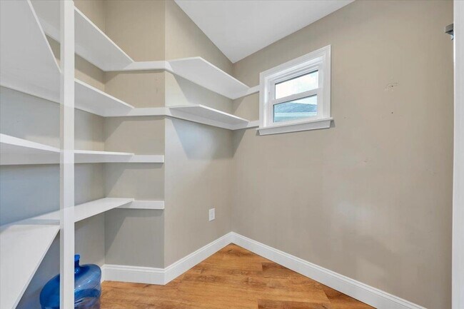 Building Photo - 3202 Mathews Ln
