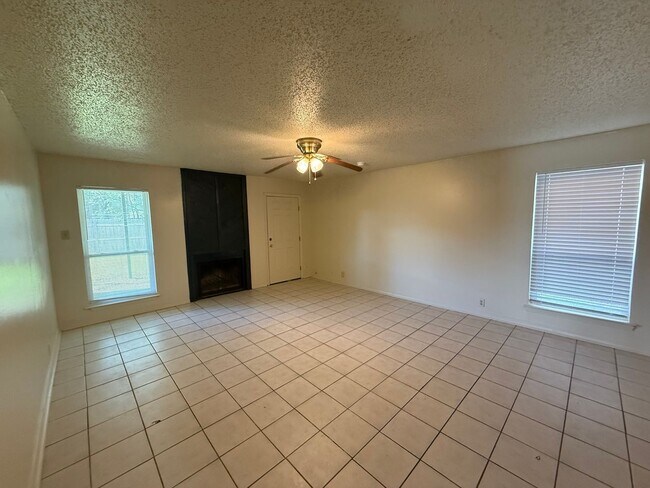 Building Photo - 8207 Bayou Fountain Ave
