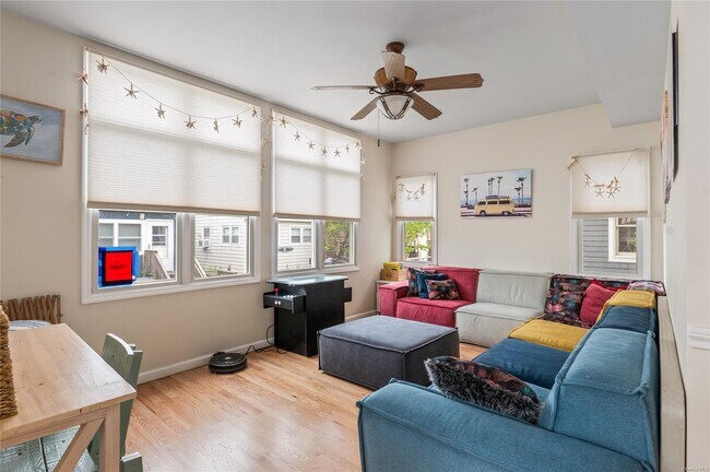 Building Photo - 22 Bungalow Ln