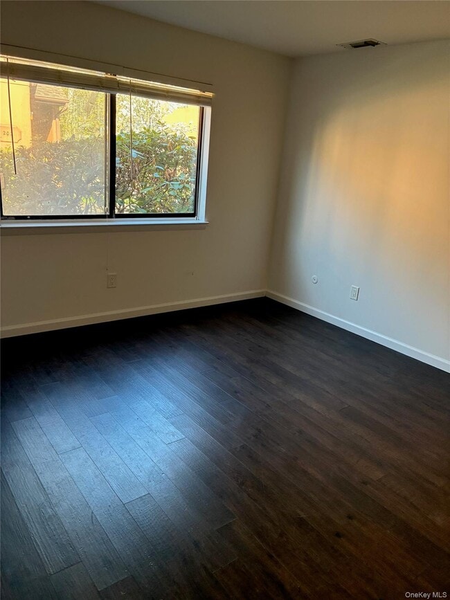 Building Photo - 401 Town Hill Condominium