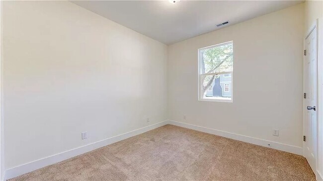 Building Photo - 3050 St Paul St