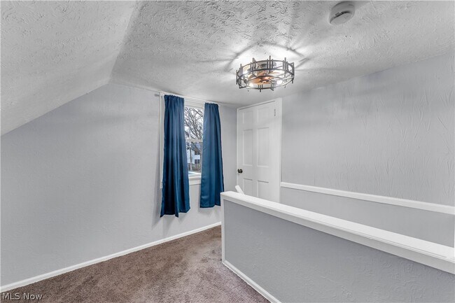 Building Photo - 19205 Pasnow Ave