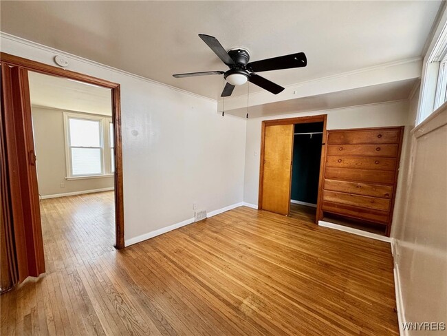 Building Photo - 23 Sumner Pl