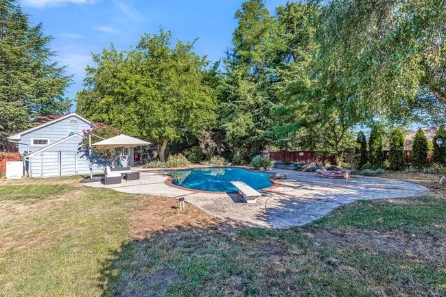 Building Photo - Beautiful Estate for Rent in Ashland