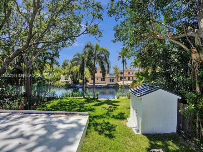 Building Photo - 210 NE 85th St