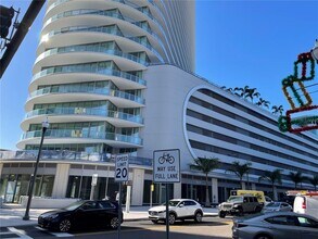 Building Photo - 400 Central Ave