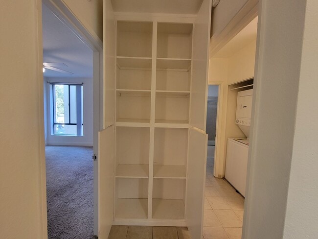 Building Photo - Stylish 2 Bed 1 Bath Midtown Apartment