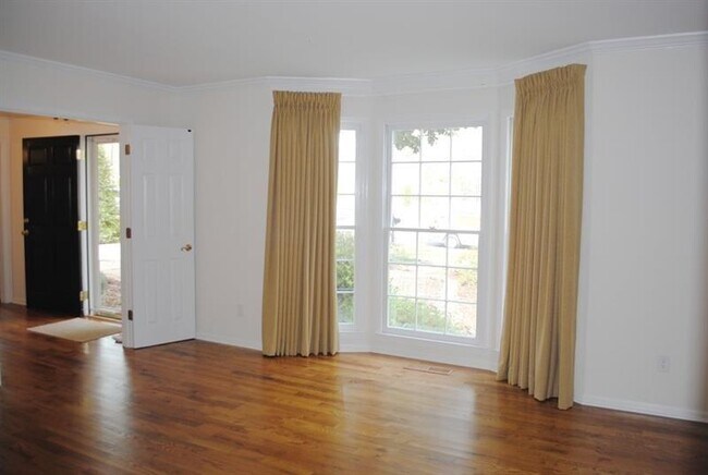 Building Photo - 1407 Independence Way