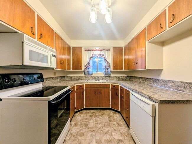 Building Photo - 3Bd/1.75Ba Lake Forest Park House