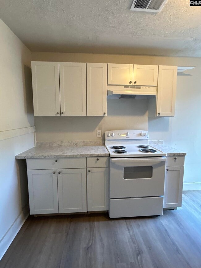 Building Photo - 2327 Laurie St