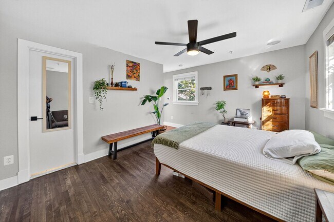 Building Photo - Modern 1BR/1BA in the Heart of Columbia Heights