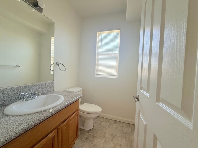 Building Photo - 2054