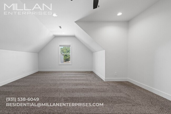 Building Photo - Luxury Modern Home with Covered Deck & Bonus Room - Enjoy Your First Month FREE with a 13-Month L...