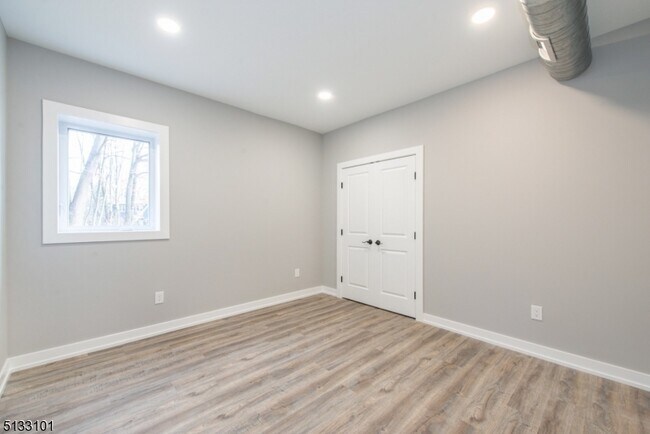 Building Photo - 31 Berkshire Valley Rd