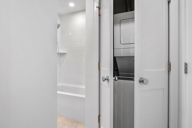 Building Photo - 34 Constitution Way