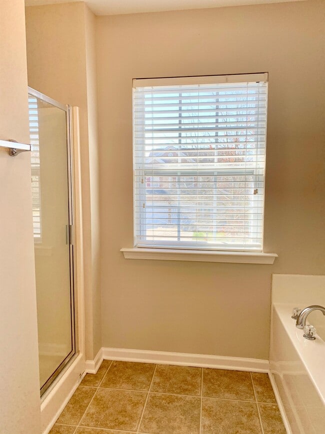 Building Photo - 946 Old Forester Ln