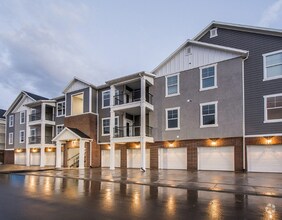 Building Photo - Reduced price