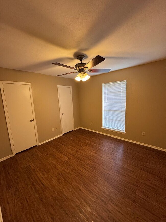 Building Photo - Cozy 3bedroom home
