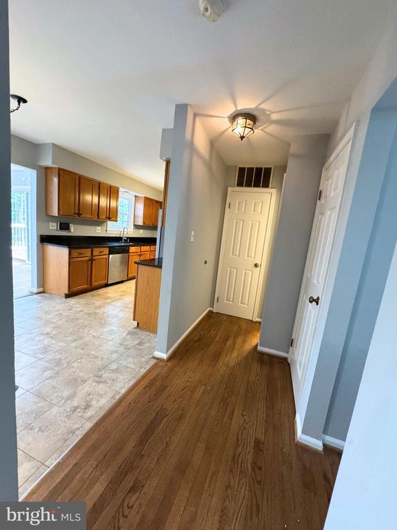 Building Photo - 3063 Schubert Dr