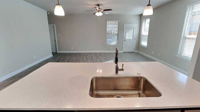 Building Photo - Stylish Newer Construction in a Premier Master-Planned Community