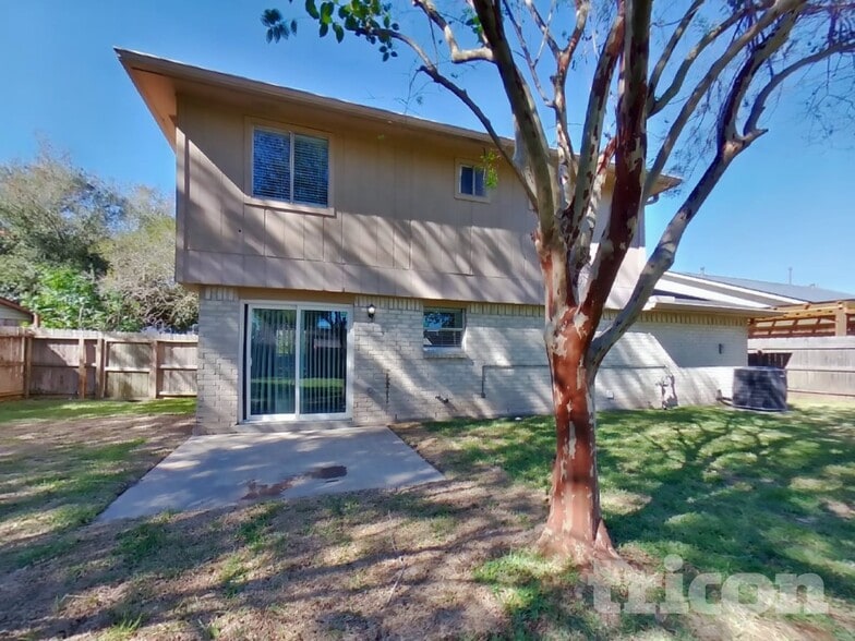 Building Photo - 7519 Lobera Dr