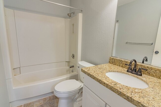 Building Photo - 6 Basal Briar Ct