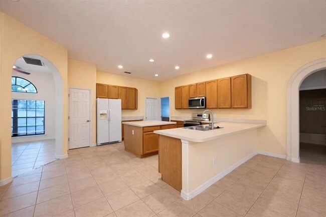 Building Photo - 540 Coventry Rd