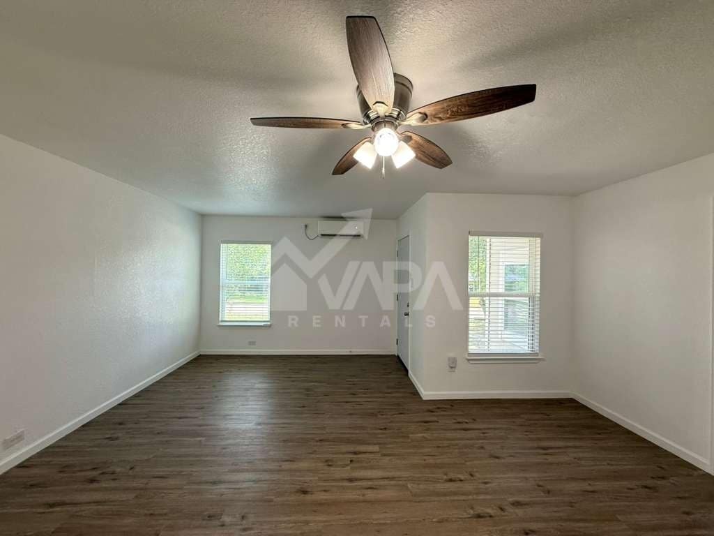 Building Photo - 515 Blakeley Dr